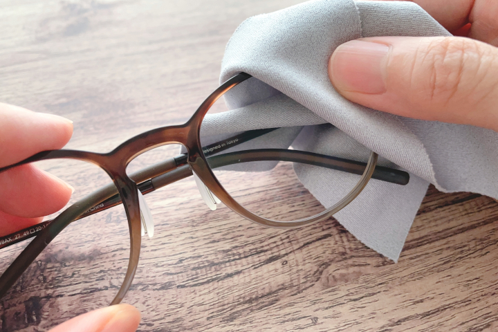 メガネが壊れないようにお手入れ